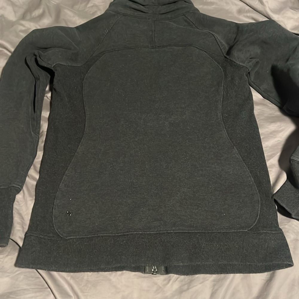 Lululemon jacket grey large - Picture 7 of 9